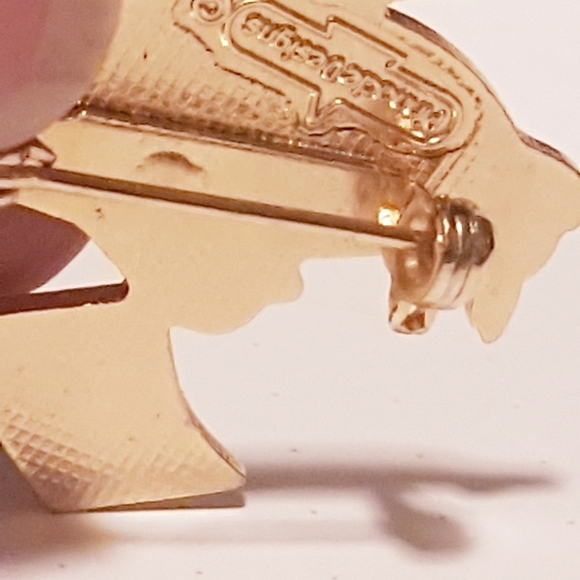 Penguin Enamel Pin - Picture 8 of 10